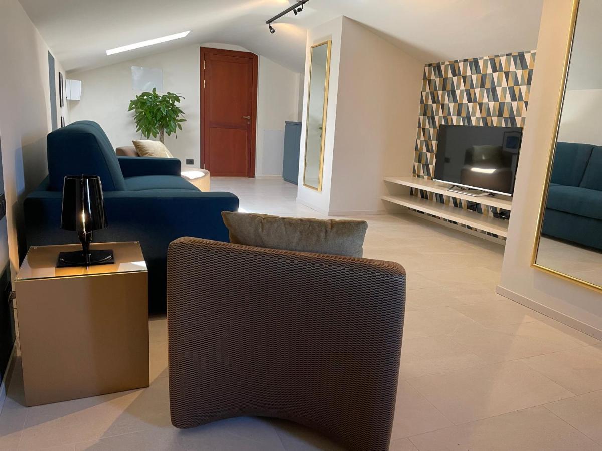 Casa Ceruti Bed and Breakfast Villa Guardia Εξωτερικό φωτογραφία
