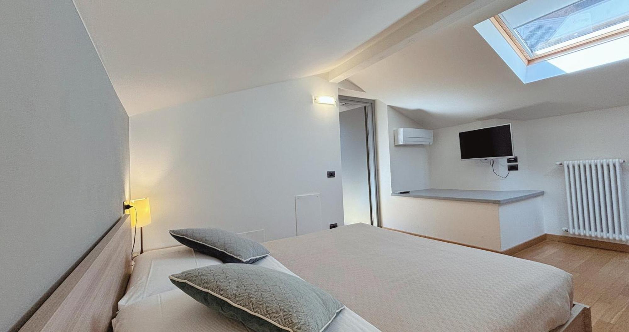 Casa Ceruti Bed and Breakfast Villa Guardia Εξωτερικό φωτογραφία